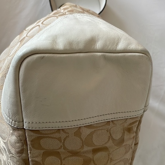 Coach Hadley signature duffle bag/wrist bag. Medium size - Picture 11 of 16